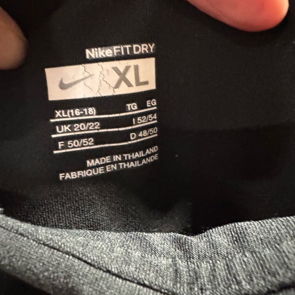 Nike work out pants - Picture 3 of 3